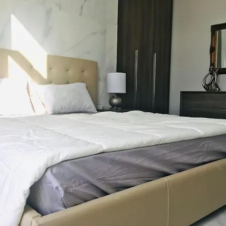 Modern Penthouse In 公寓 *